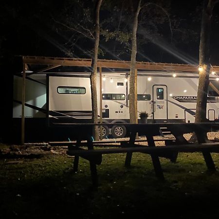 Cozy Rv Experience W/Pool+Spa Near Lake Conroe Willis Dış mekan fotoğraf